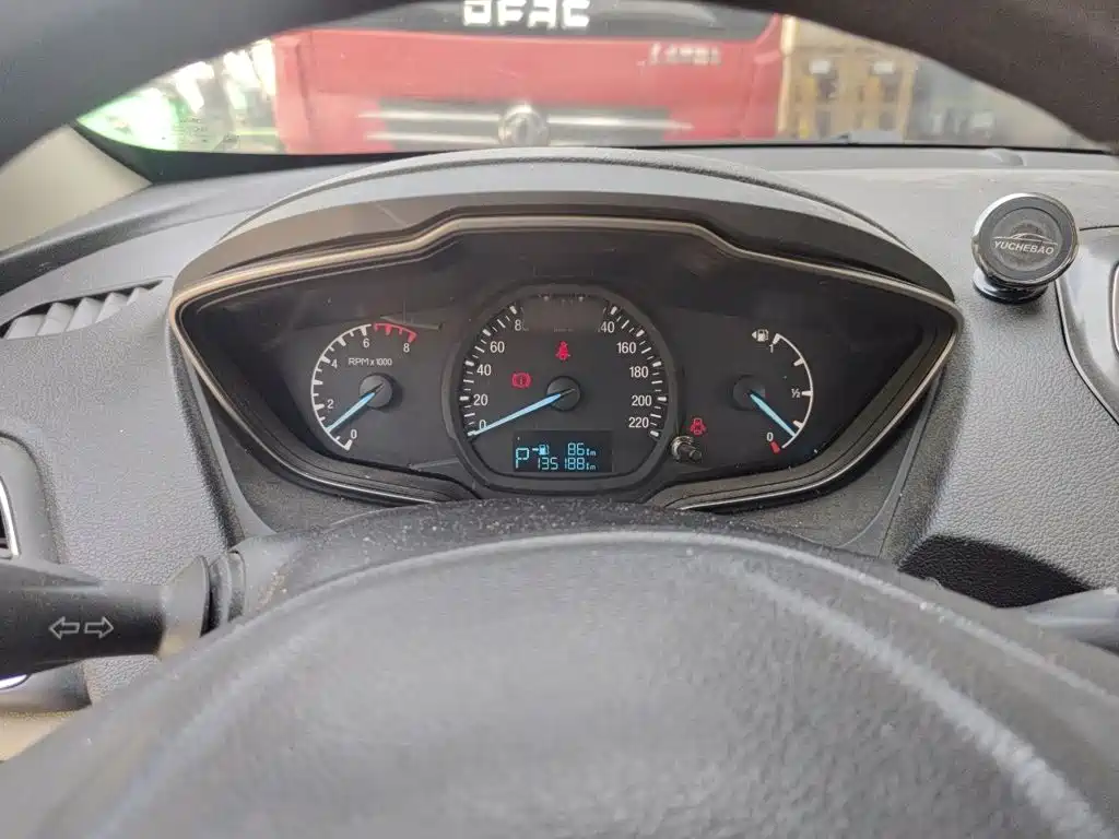Escort 1.5 L Auto Comfort