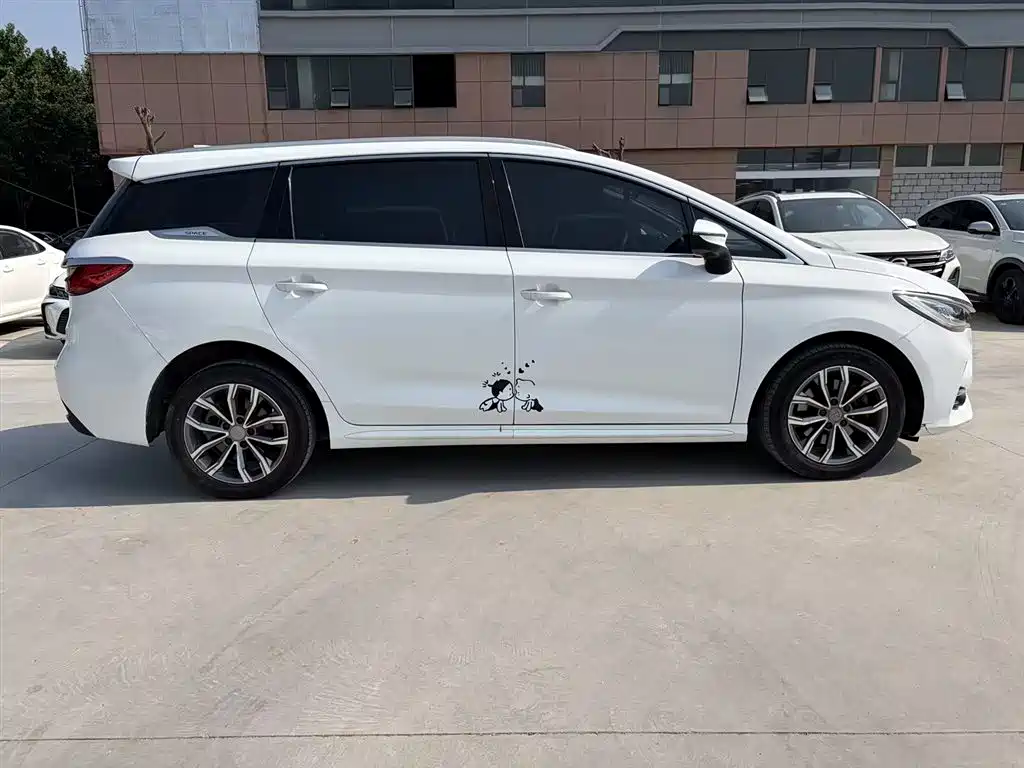 Song MAX 宋MAX 2019款 1.5 T 自动智联睿动型 7座 国VI