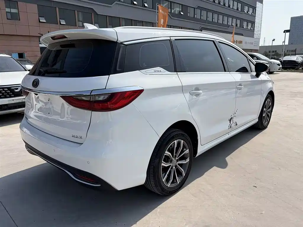 Song MAX 宋MAX 2019款 1.5 T 自动智联睿动型 7座 国VI