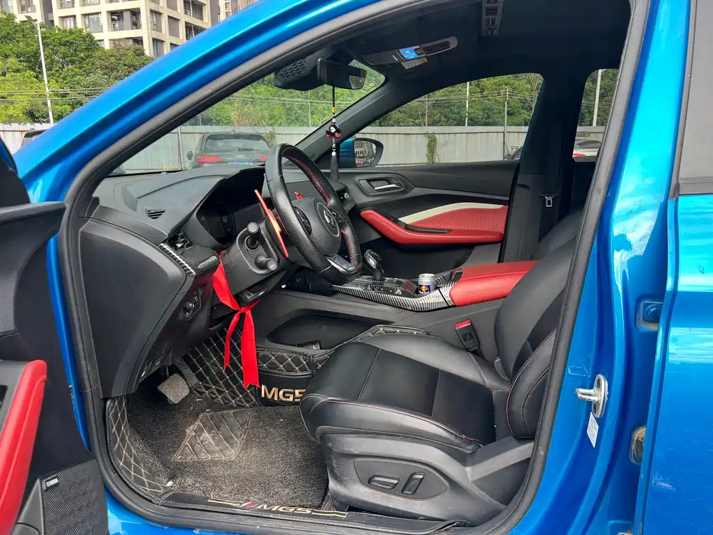 MG5 MG5 2021款 300 TGI DCT潮越青奢限定版