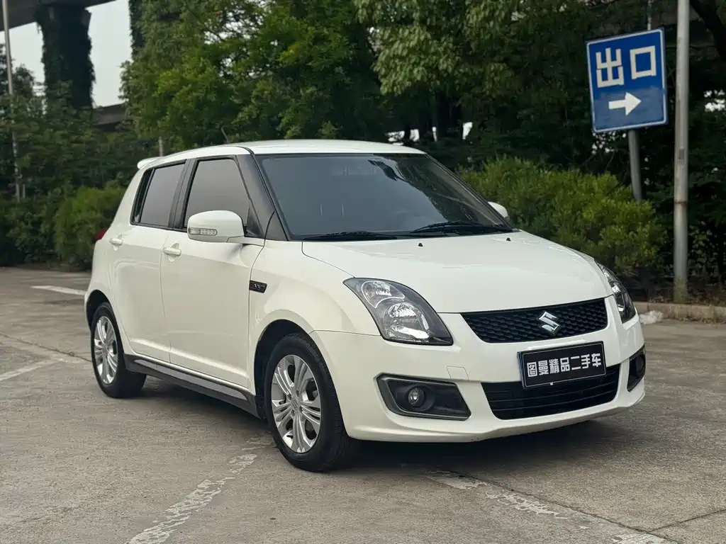 Swift 1.5 L Auto Fashion