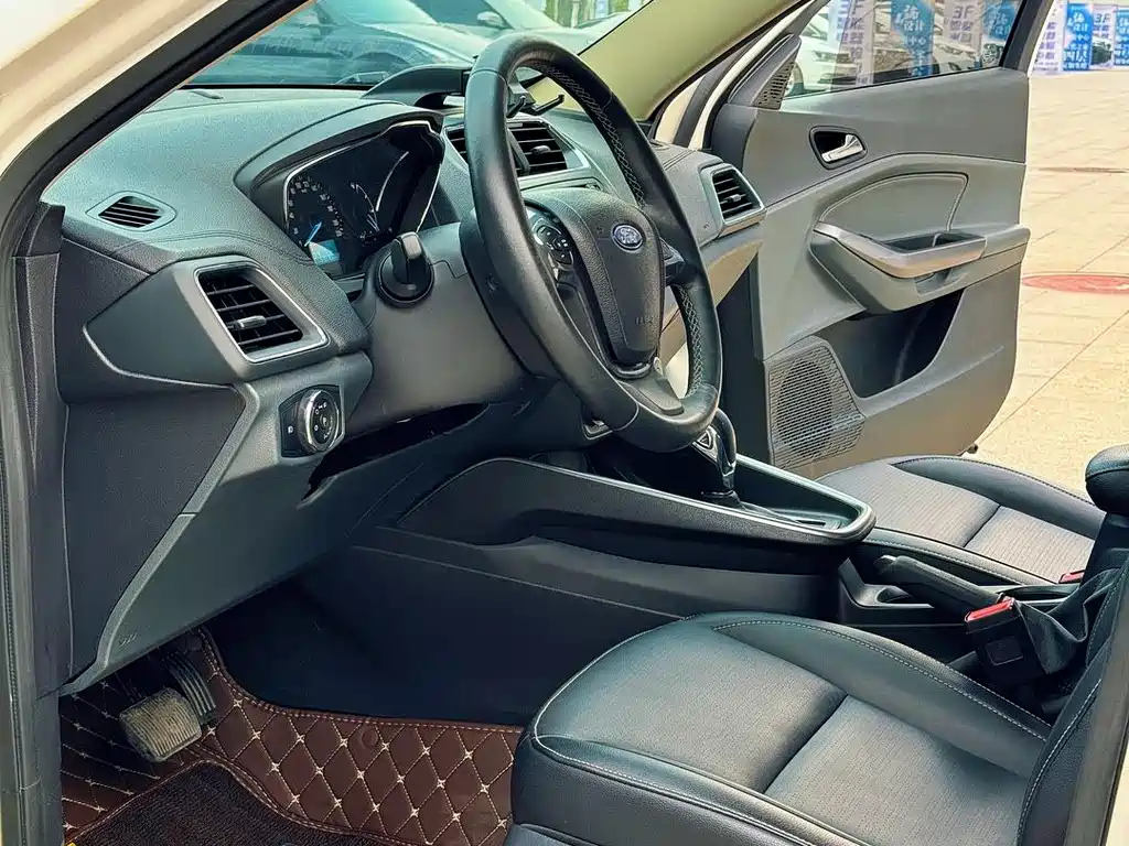 Escort 1.5 L Auto Comfort