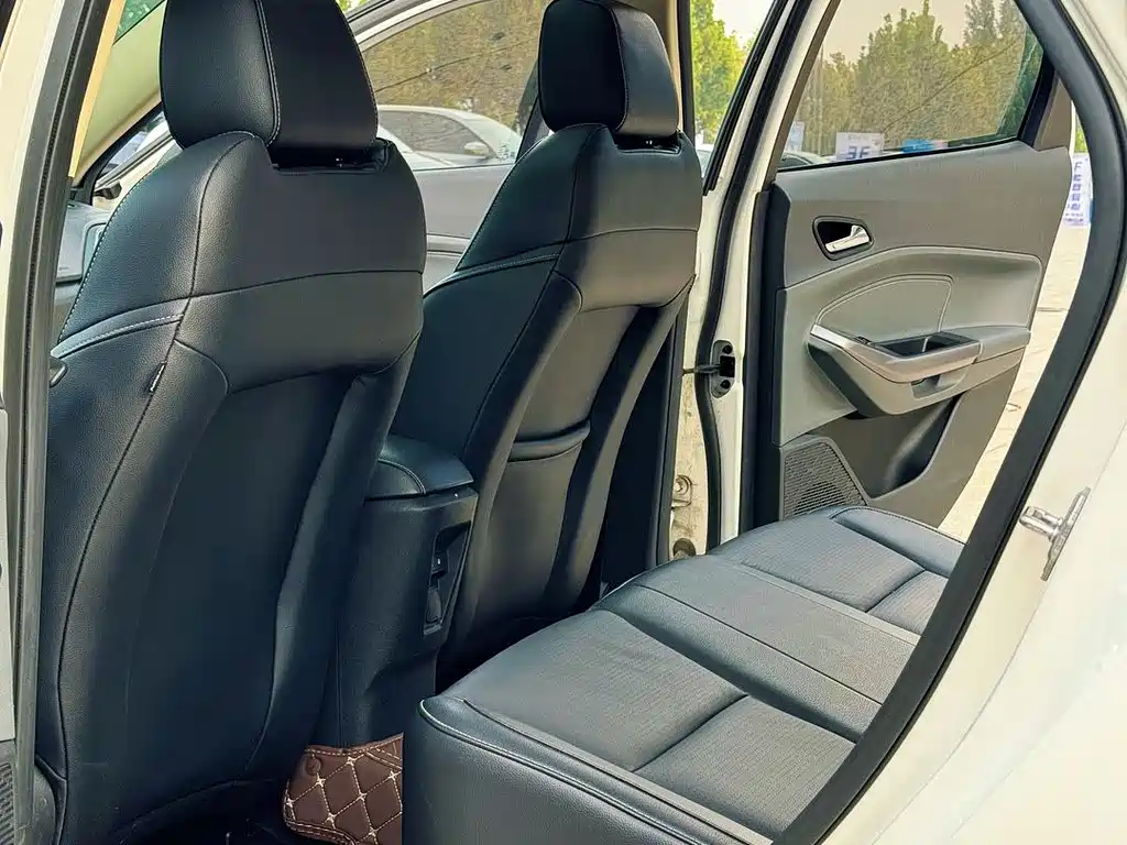 Escort 1.5 L Auto Comfort