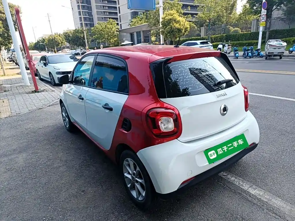 smart forfour 1.0 L 52 kW Agile