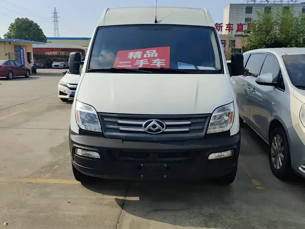 Xintu V80 2.5 T Manual Classic SWB Mid Roof 2 3-seat