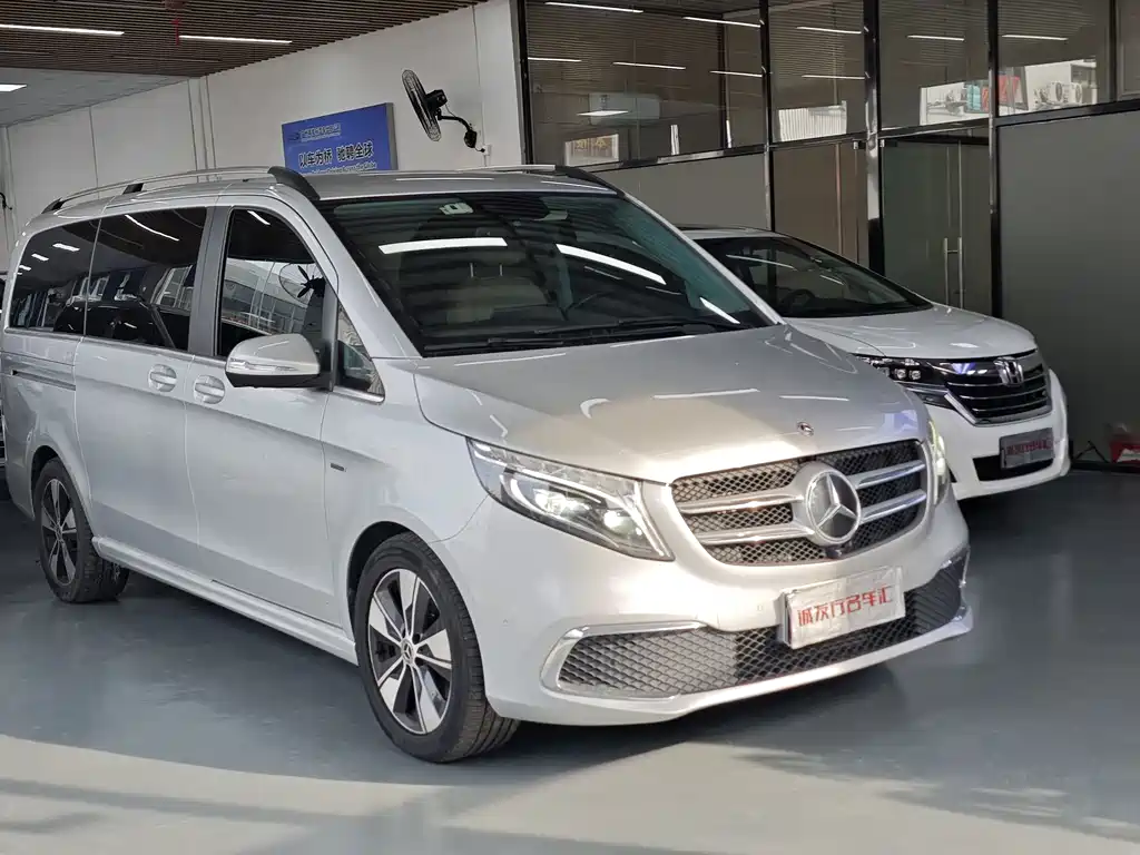 Mercedes-Benz V-Class V 260 Distinguished