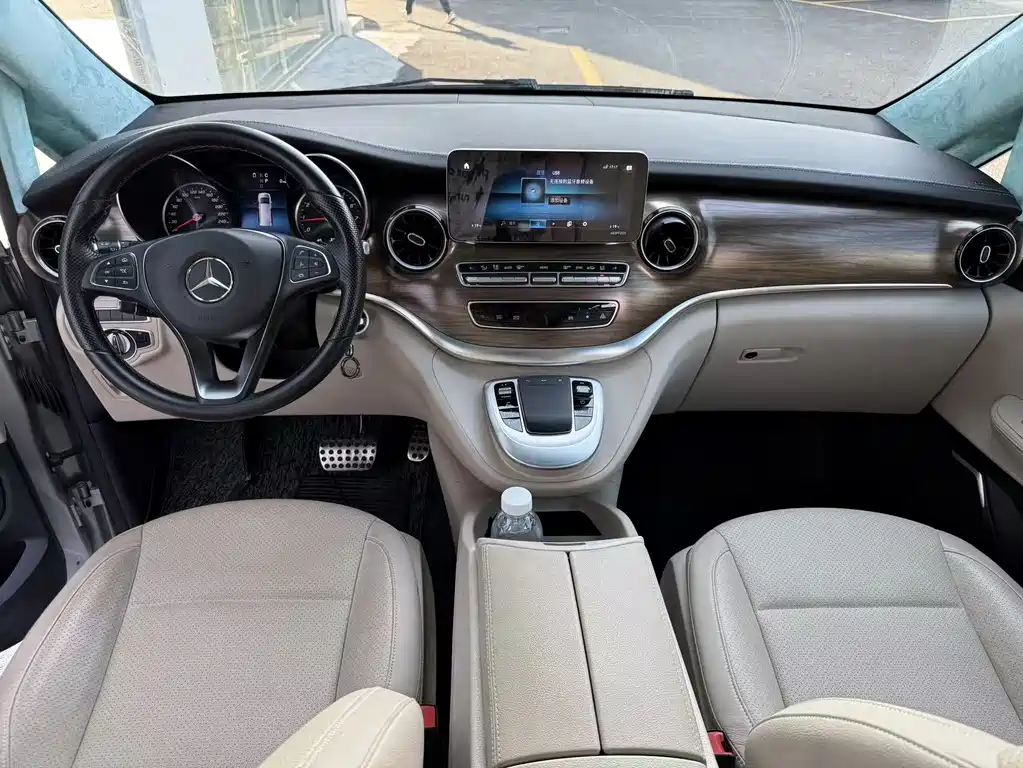 Mercedes-Benz V-Class V 260 Distinguished