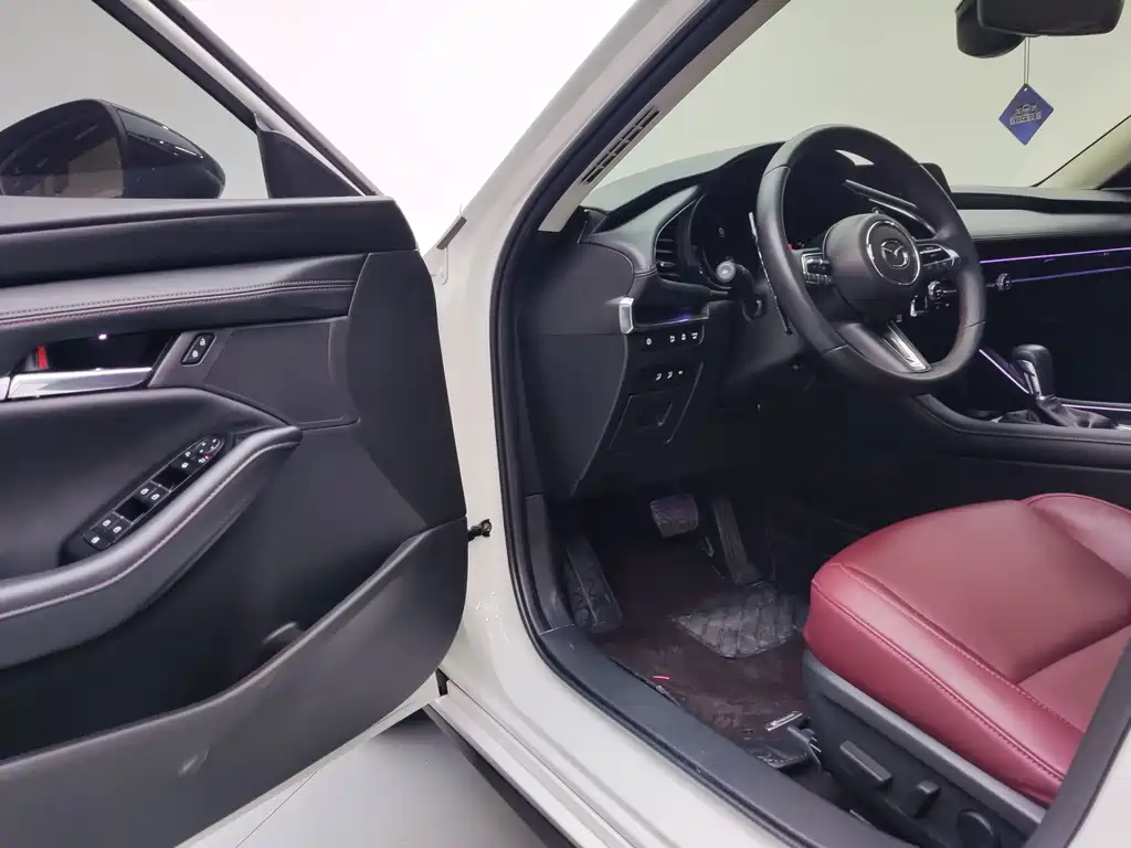 Mazda 3 Axela 2.0 L Auto Quality Wise Obsidian