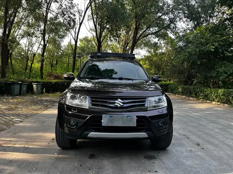 Suzuki Grand Vitara 2.4 L AT Luxury Navigation 5-door