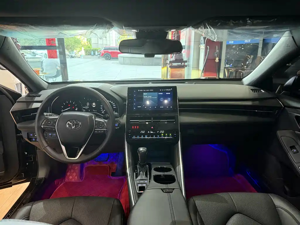 Avalon 2.5 L Luxury