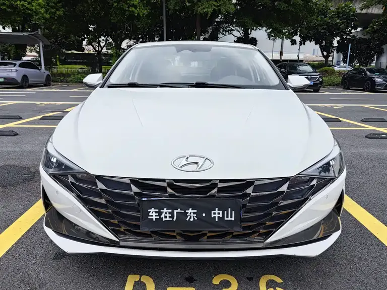 Hyundai Elantra 1.5 L CVT LUX Distinguished