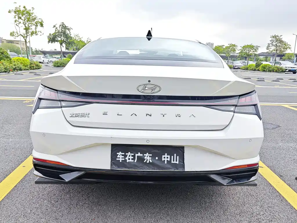 Elantra 1.5 L CVT LUX Distinguished