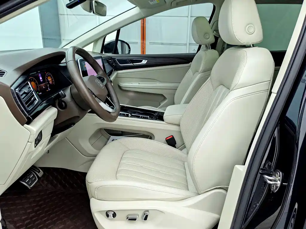 Viloran 380 TSI Supreme Speed
