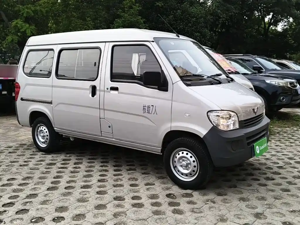 Wuling Zhiguang 1.5 L Utility 5 7-seat