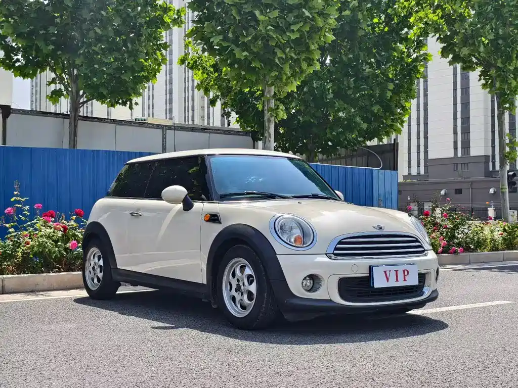 MINI 1.6 L ONE Limited 1 st Edition