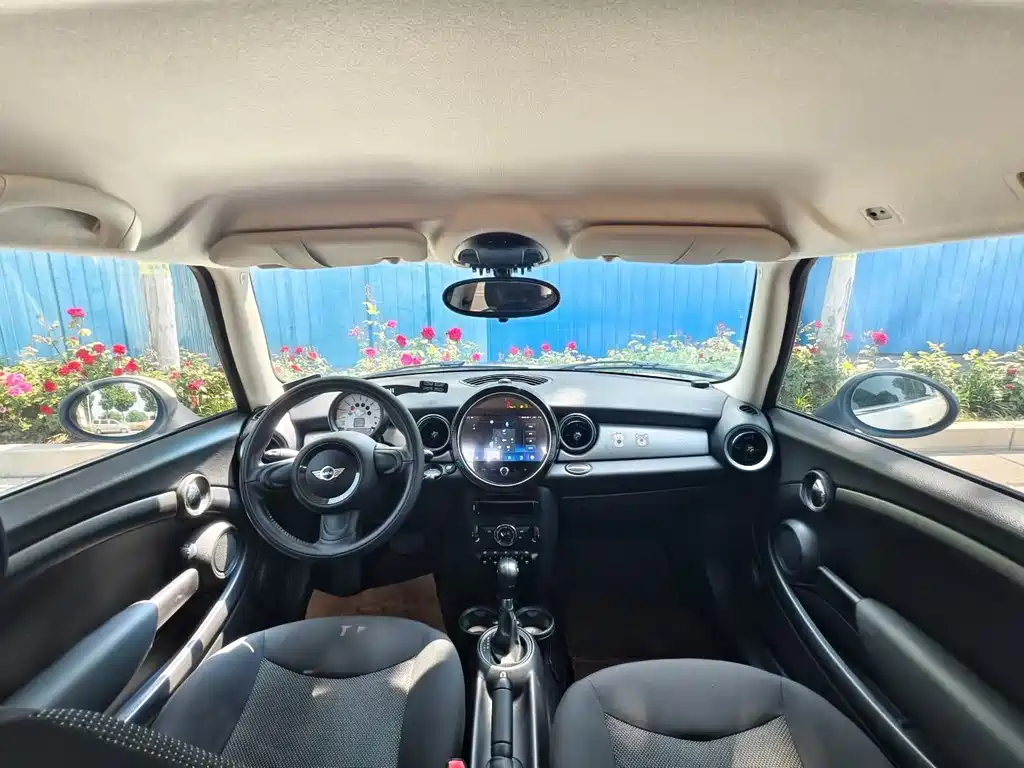 MINI 1.6 L ONE Limited 1 st Edition