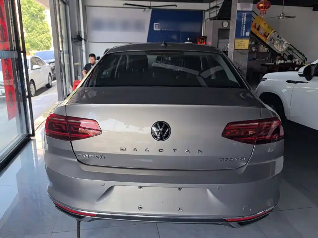 Magotan 330 TSI DSG Leading