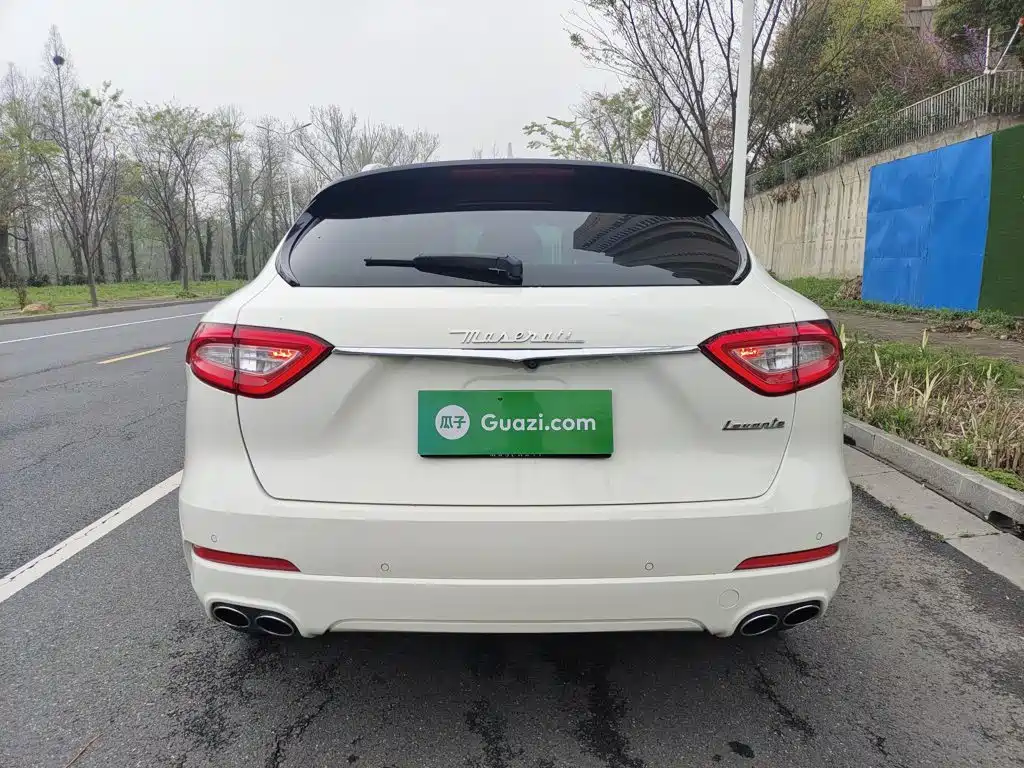 Levante 3.0 T Standard