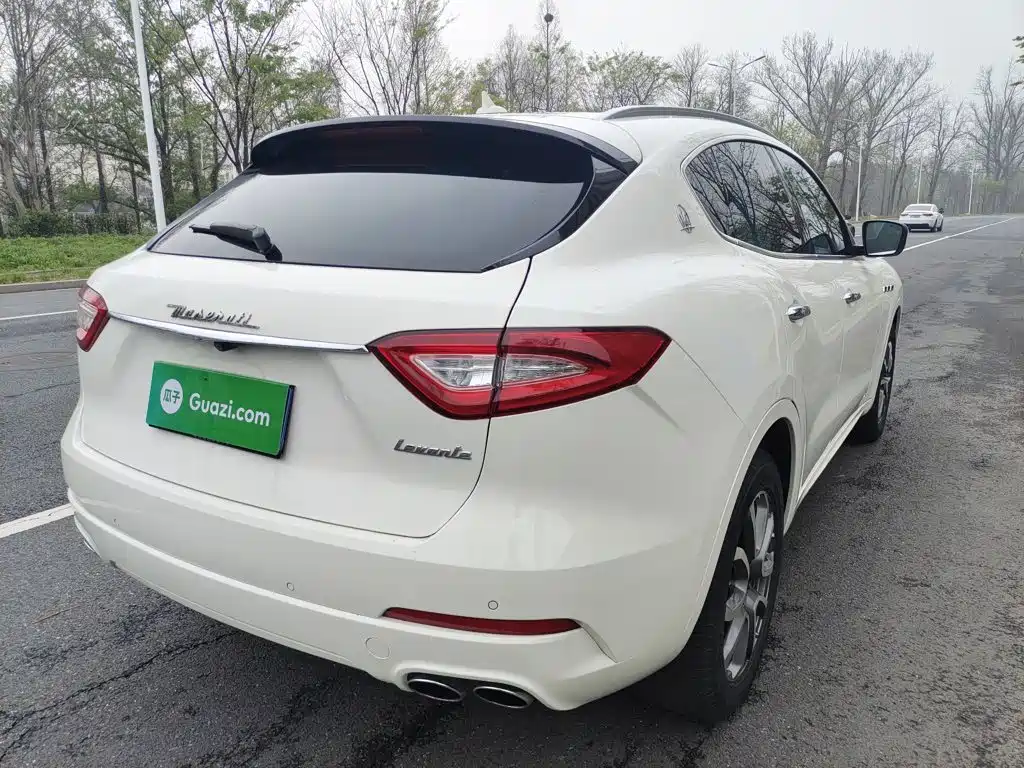 Levante 3.0 T Standard