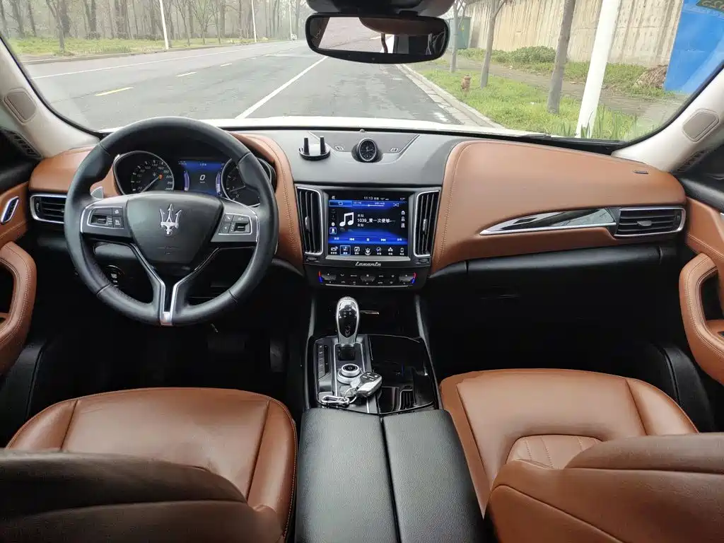 Levante 3.0 T Standard