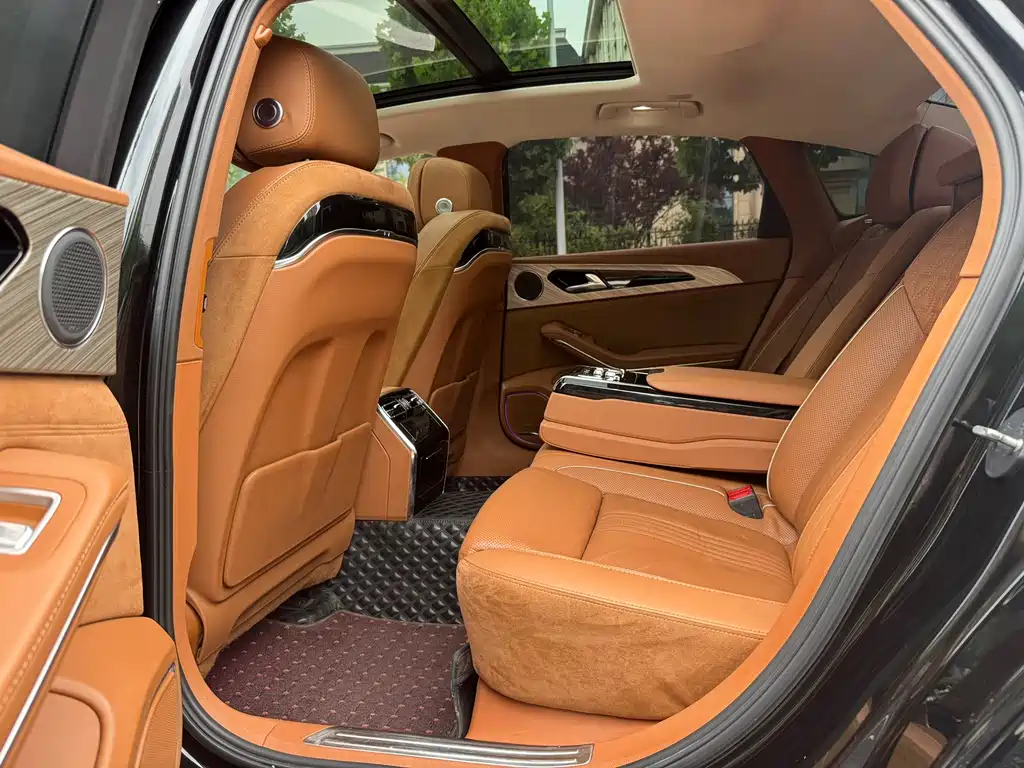 Hongqi H9 2.0 T Connected Flagship