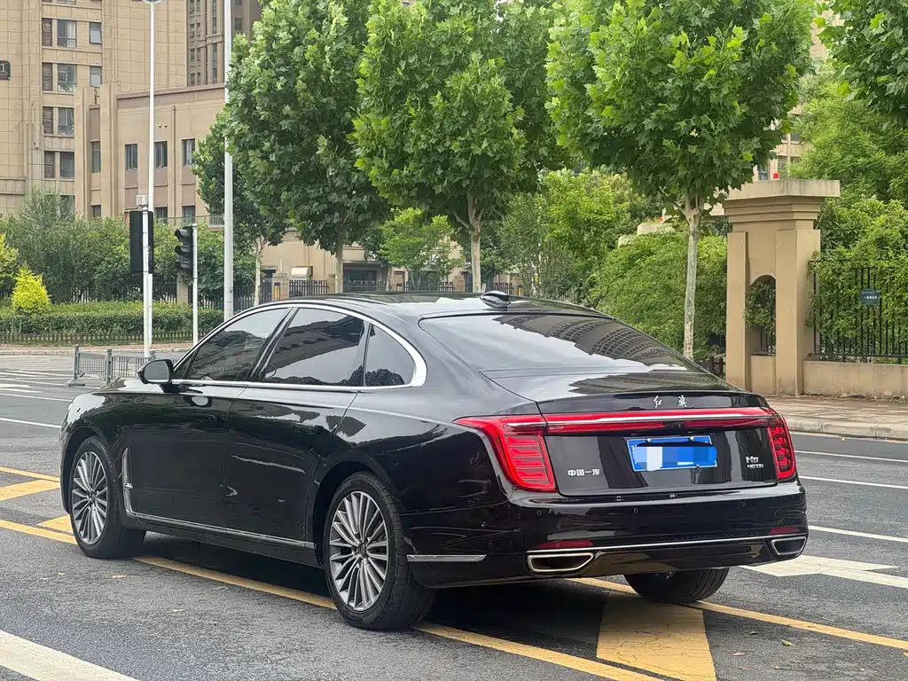 Hongqi H9 2.0 T Connected Flagship