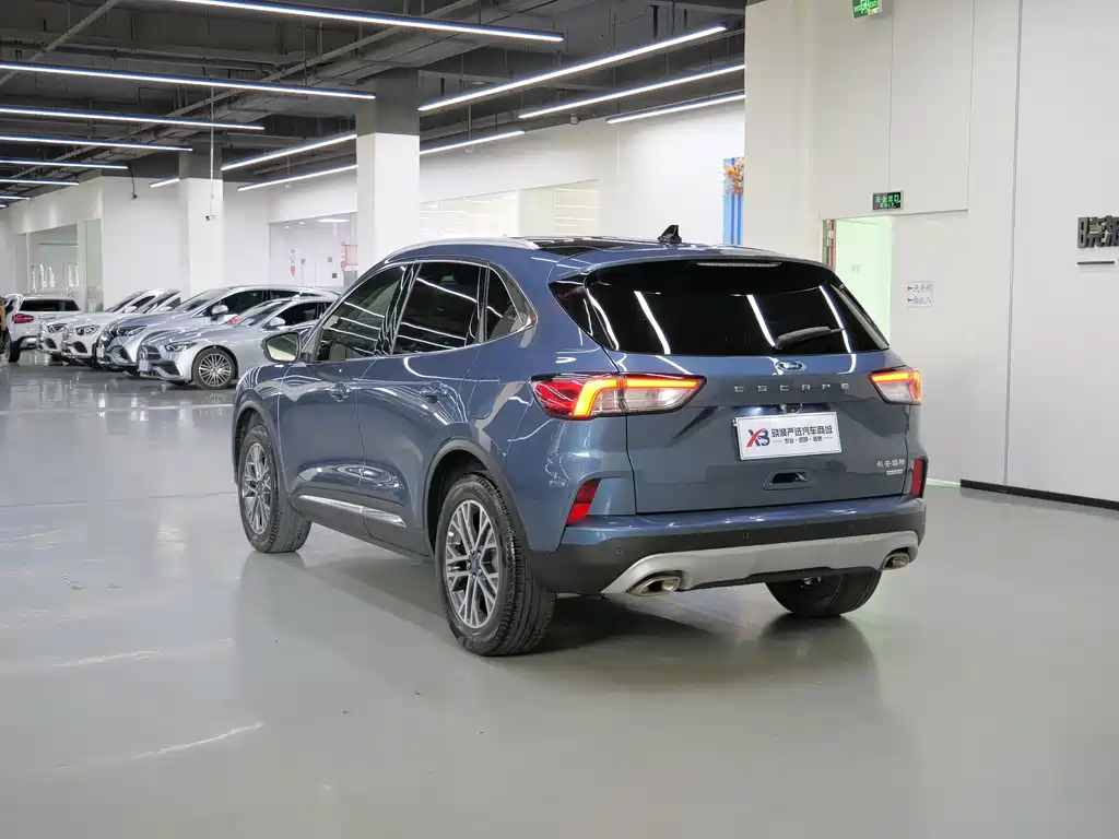 Escape EcoBoost 245 2 WD Shine Enjoyment