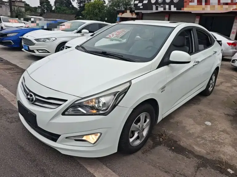 Hyundai Accent 1.4 L Auto Leading GLX