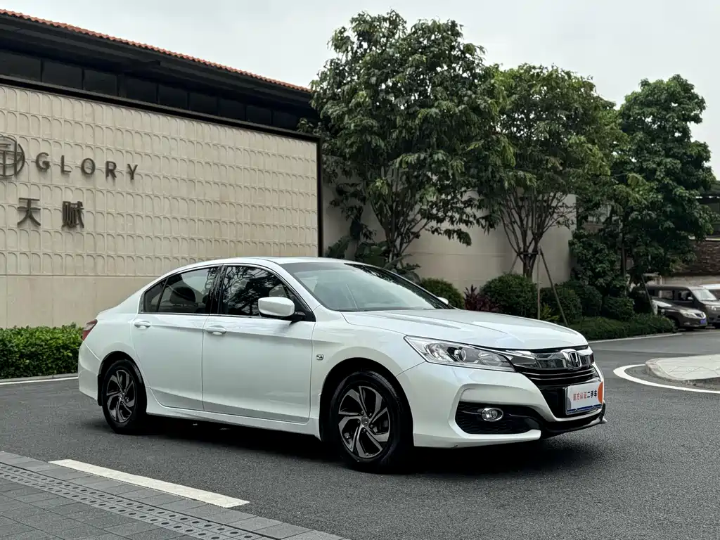 Accord 2.0 L Comfort