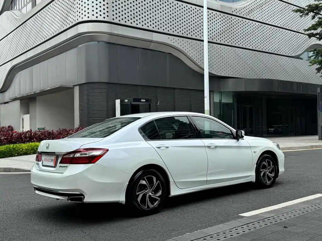 Accord 2.0 L Comfort