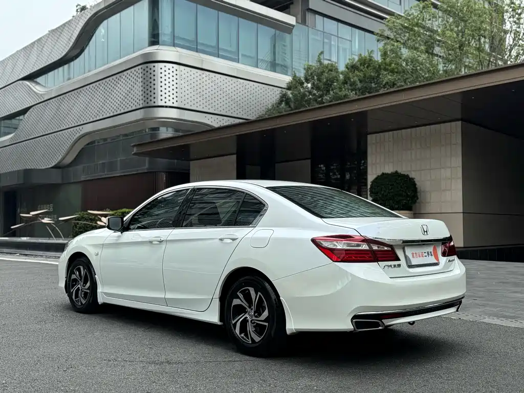 Accord 2.0 L Comfort