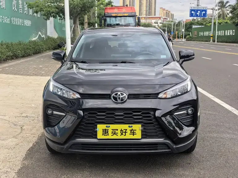 Toyota Wildlander 2.0 L CVT 2 WD Leading