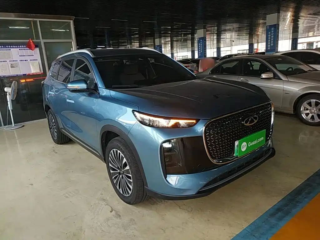 Tiggo 8 PLUS C-DM 1.5 T 116 km Distinguished 5-seat