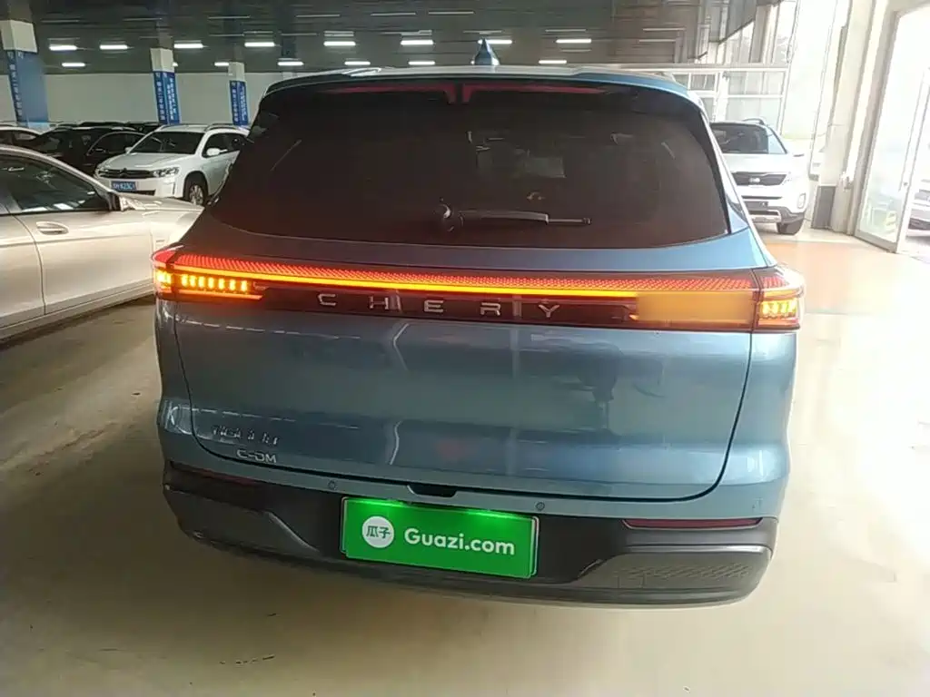 Tiggo 8 PLUS C-DM 1.5 T 116 km Distinguished 5-seat
