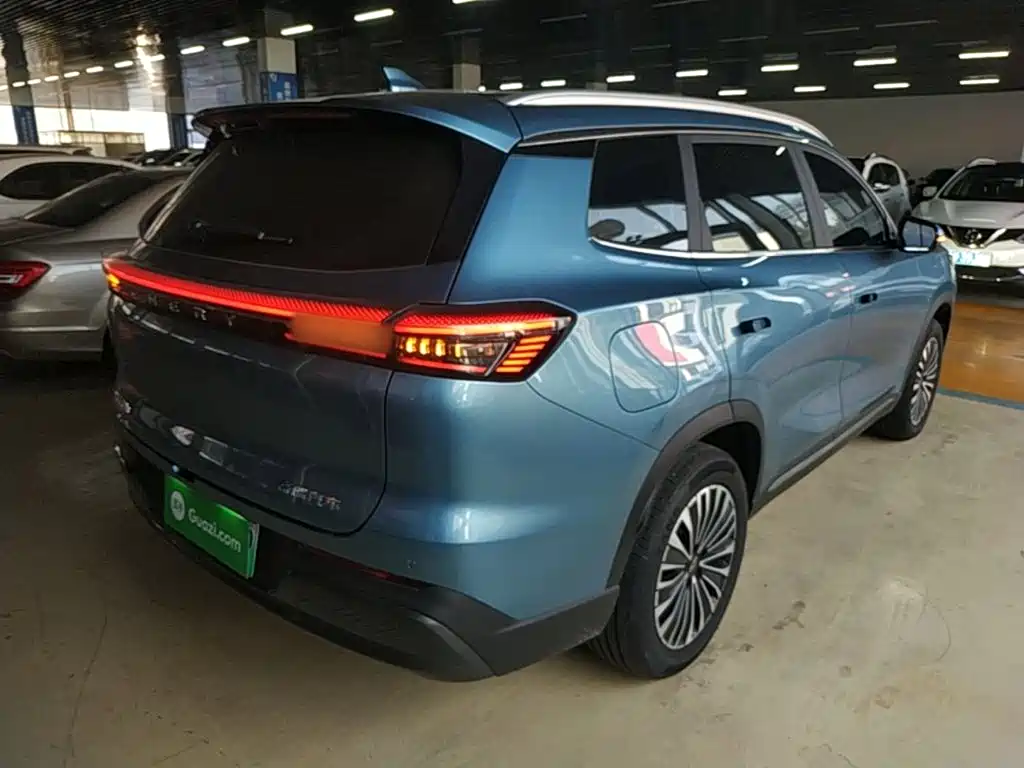 Tiggo 8 PLUS C-DM 1.5 T 116 km Distinguished 5-seat