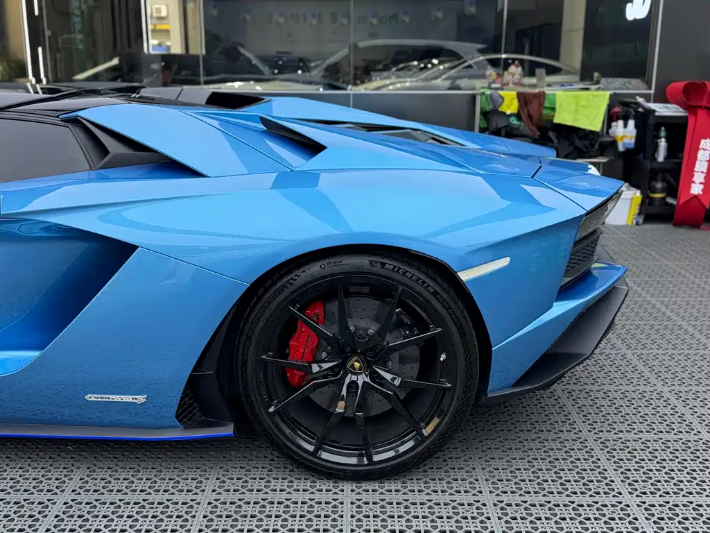 Aventador Aventador S