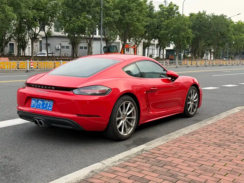 Porsche 718 Cayman 2.0 T