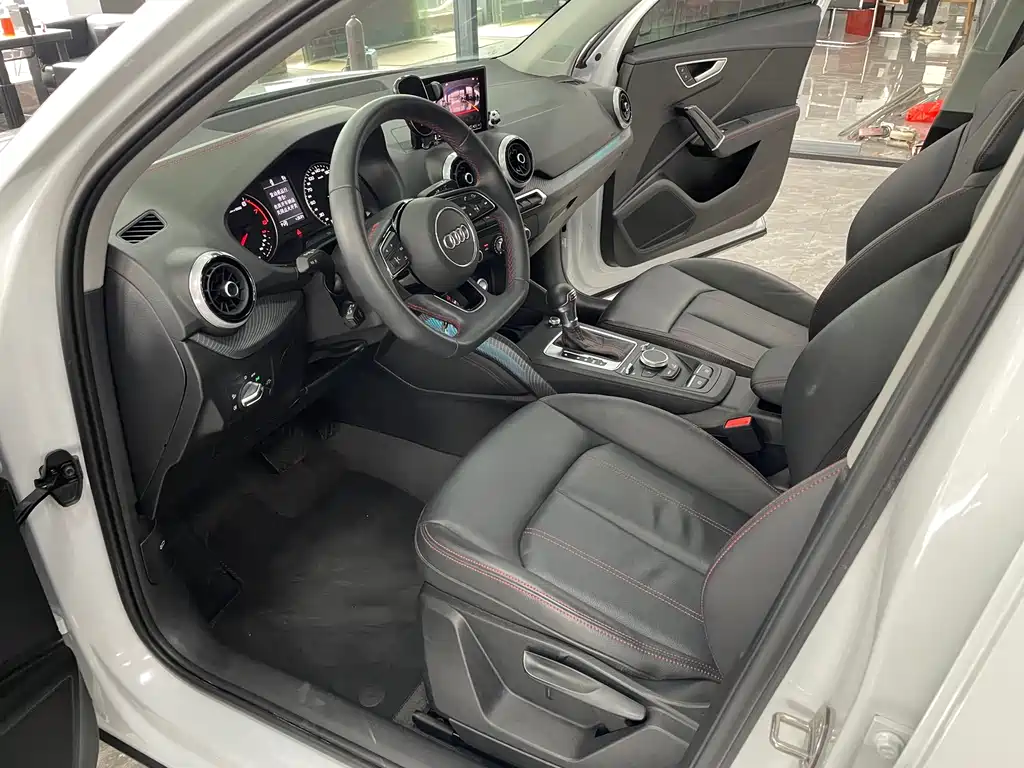 Audi Q2 L 35 TFSI Progressive Dynamic