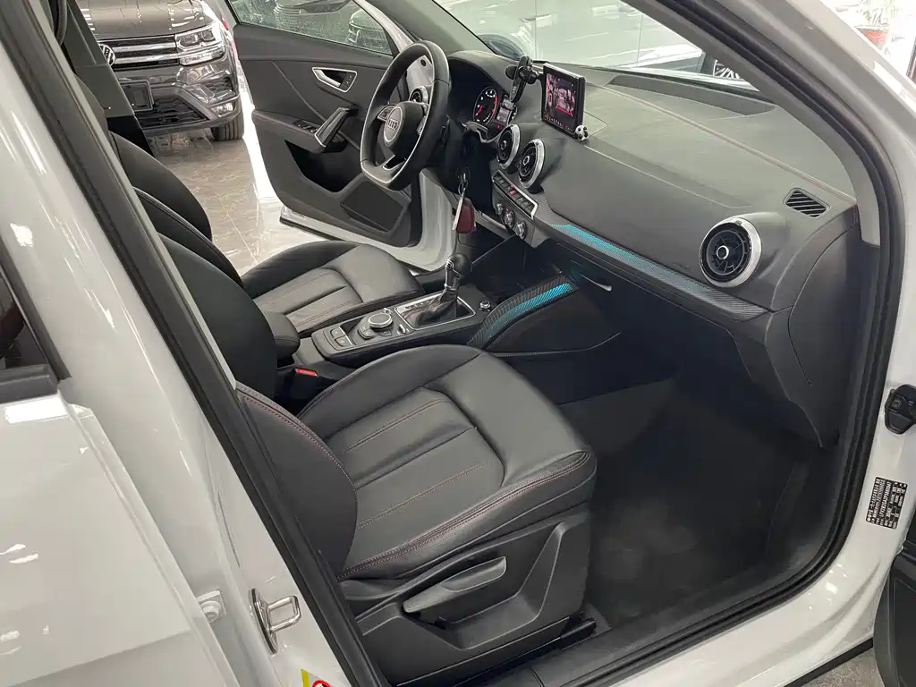 Audi Q2 L 35 TFSI Progressive Dynamic