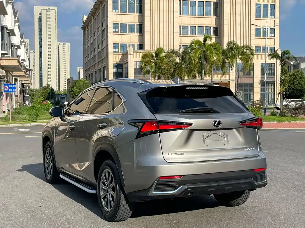 Lexus NX 200 FWD Sharp Travel