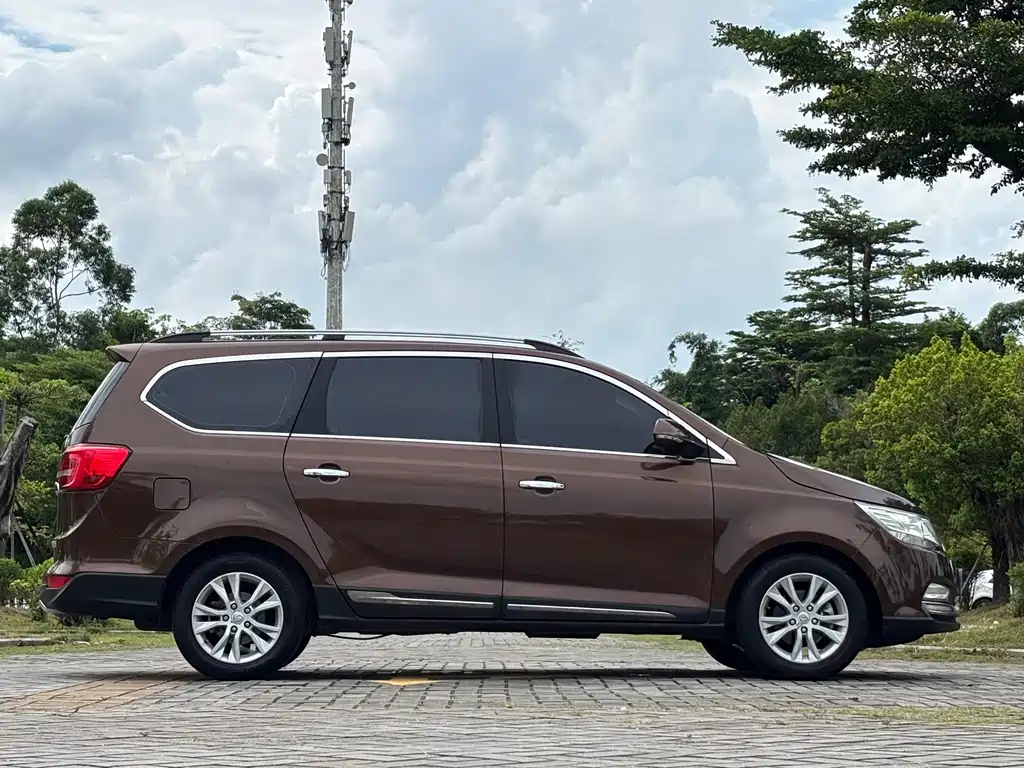 Baojun 730 1.5 T Manual Comfort 7-seat