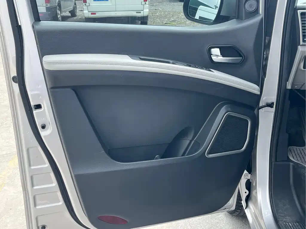 Refine M4 瑞风M4 2020款 2.0 CTI 柴油 手动劲锐型 国VI