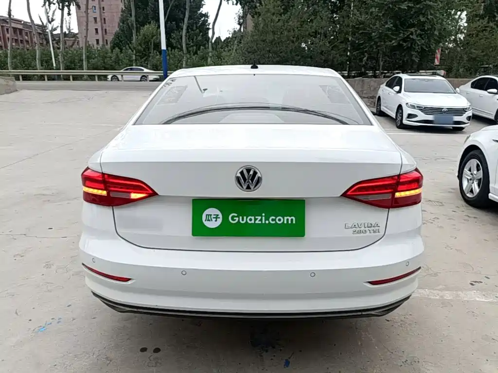 Lavida 280 TSI DSG Comfort CN-VI