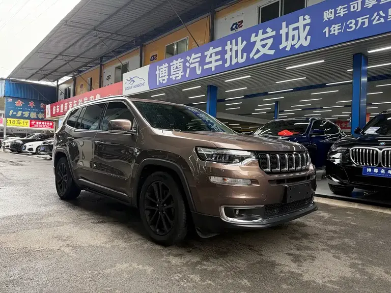 Jeep Commander 2.0 T 4 WD Premium Enjoyment CN-V