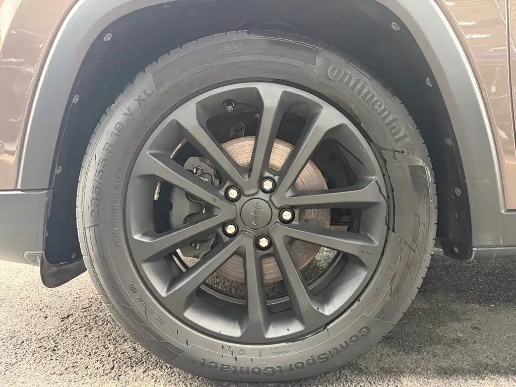 Commander 2.0 T 4 WD Premium Enjoyment CN-V