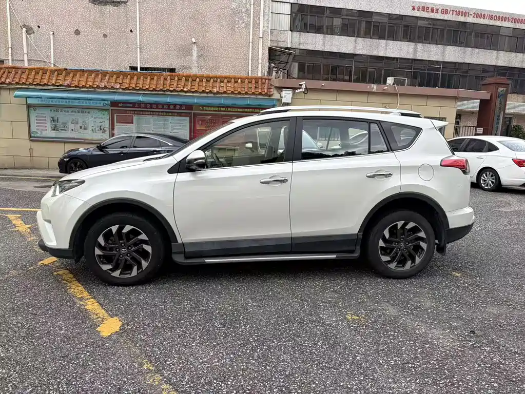 RAV4 2.5 L Auto 4 WD Elite
