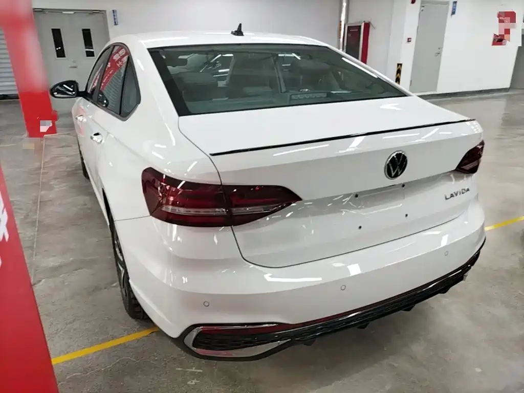 Lavida 300 TSI DSG Starry Sky Leading