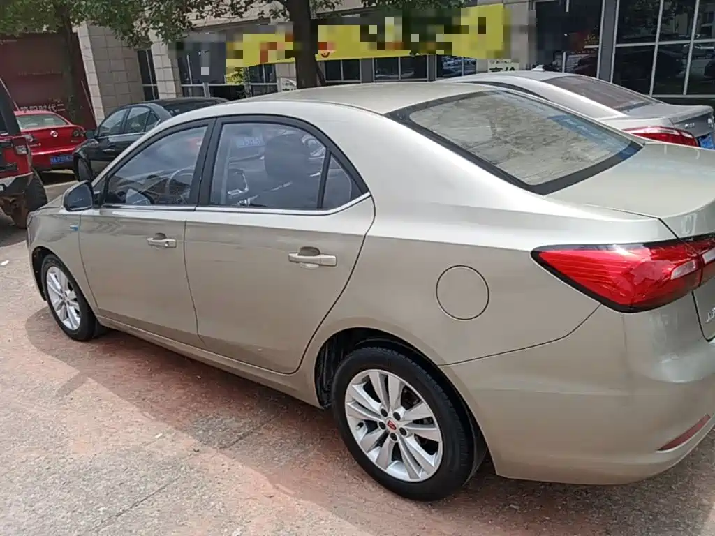 Roewe 360 PLUS 1.5 L Auto Premium