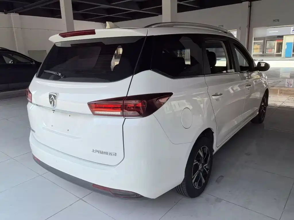 Baojun 360 1.5 L Auto Luxury CN-V