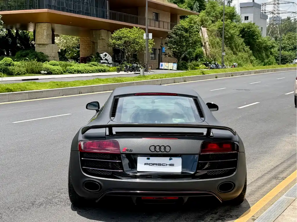Audi R8 4.2 FSI quattro